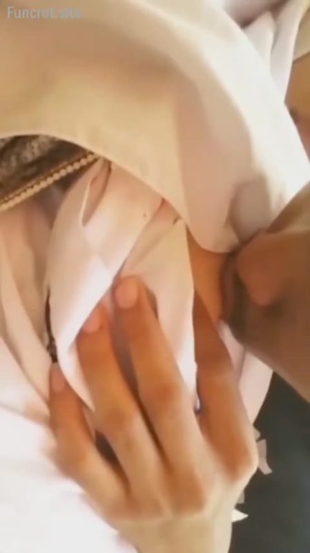 Bokep Jilbab Indo - ABG Hijab Pelajar SMA Nenenin Pacar Mesum