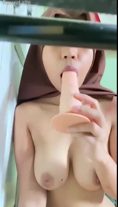 Bokep Indo Jilbab ABG SMA Sange Pamer Body Mulus