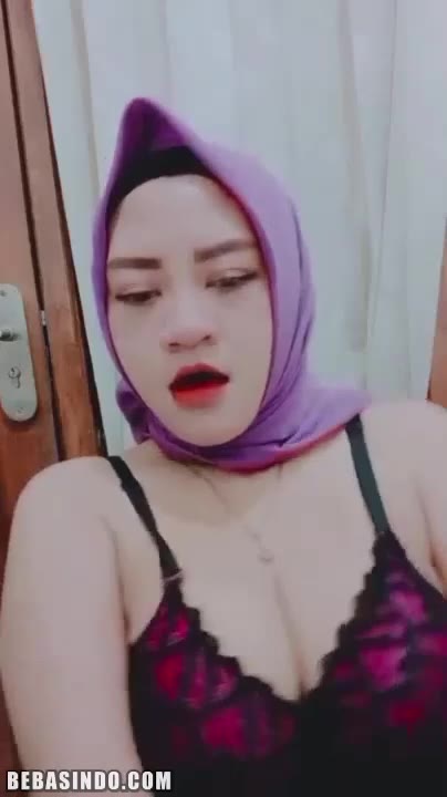 Bokep Indo Viral Jilbab Ungu Tante Tobrut Colmek