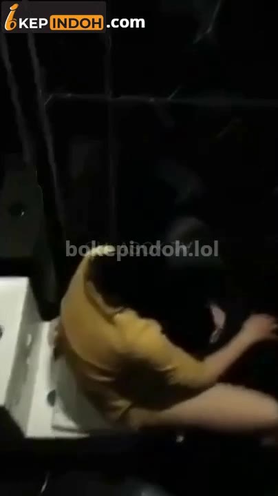 Bokep Indo Ciduk ABG Mesum Di Toilet Club