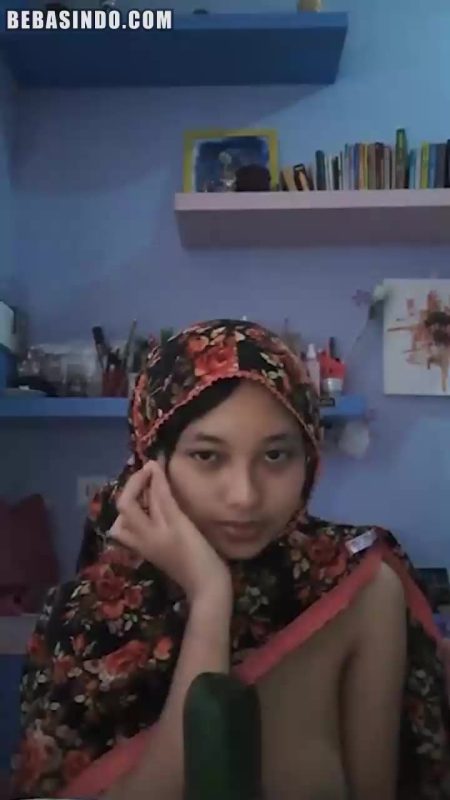 Bokep Indo Meruchan Hijabers Sange Colmek Binal