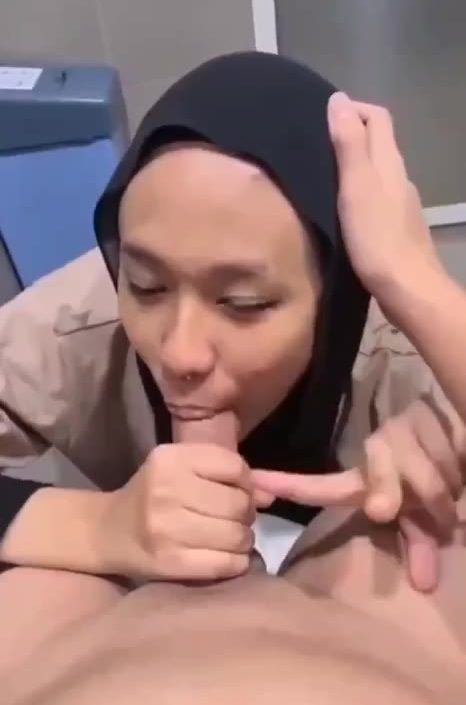 Hijab Indo Main Di Ruang Ganti