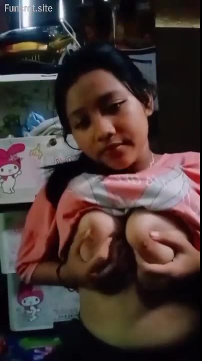 Bokep Indo - Bikin Video Remas Susu Untuk Ayang